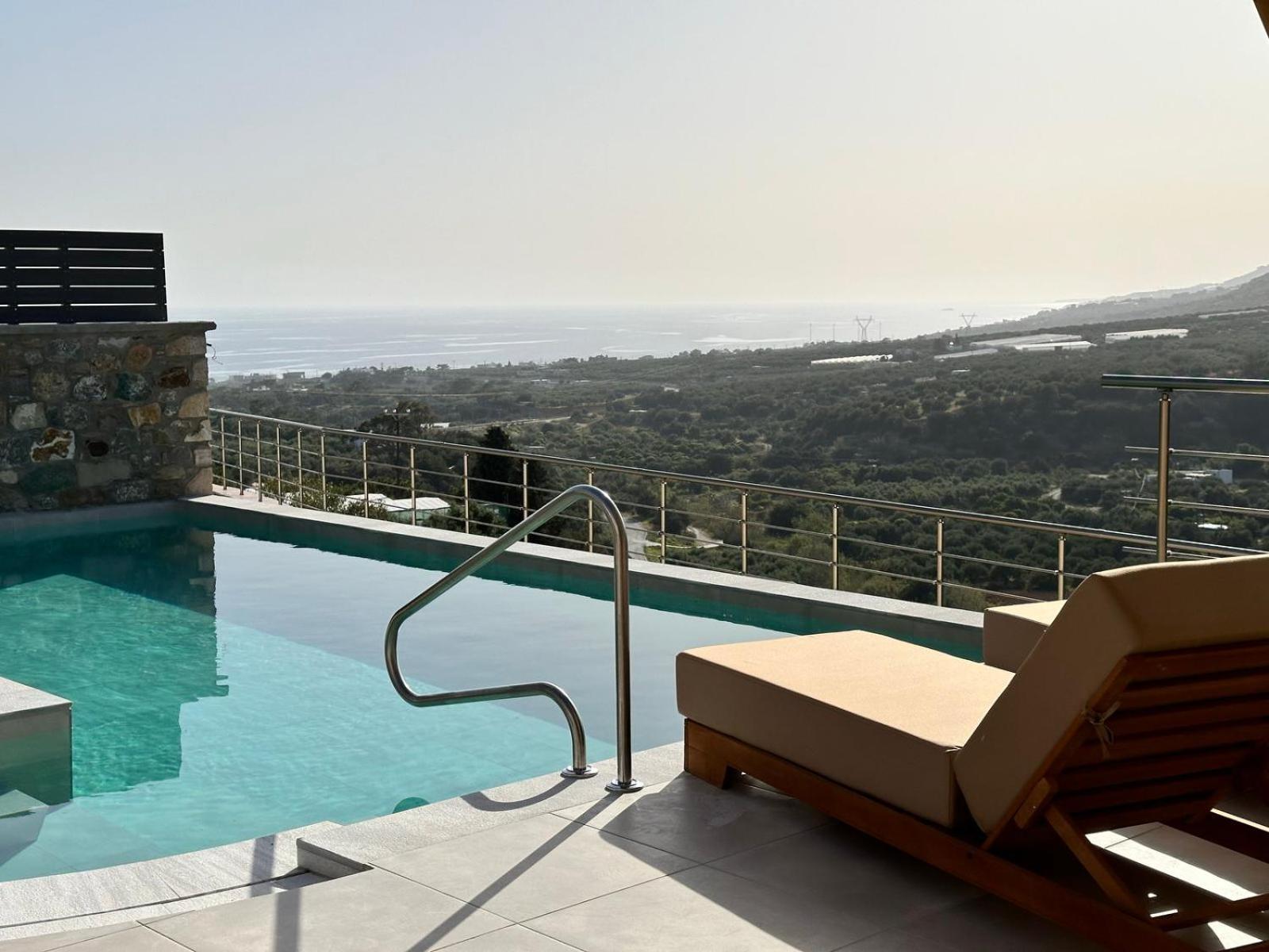 Mediterranean View Villa Makrýgialos 外观 照片