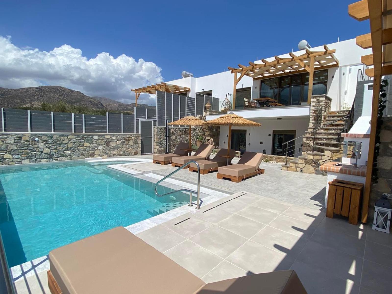 Mediterranean View Villa Makrýgialos 外观 照片