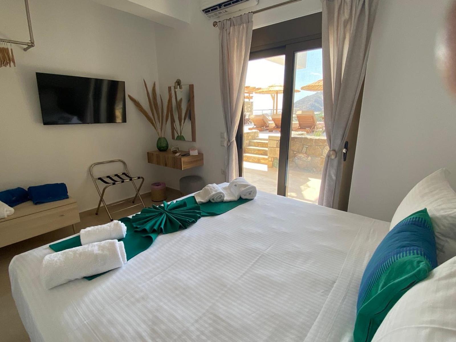 Mediterranean View Villa Makrýgialos 外观 照片
