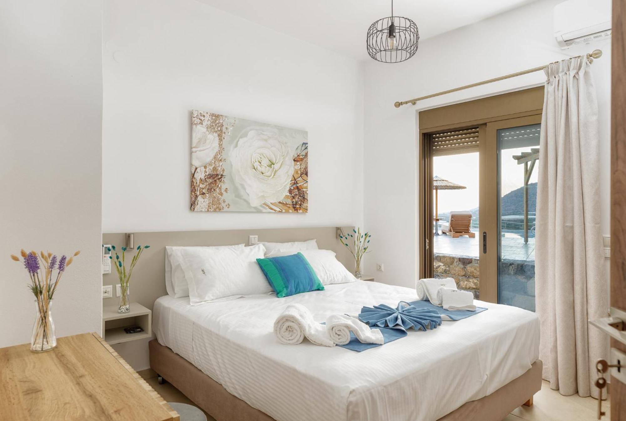 Mediterranean View Villa Makrýgialos 外观 照片