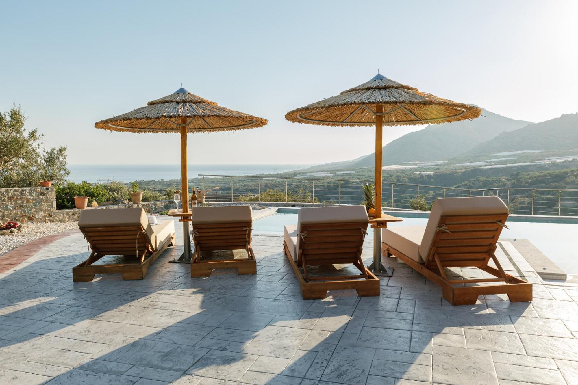 Mediterranean View Villa Makrýgialos 外观 照片