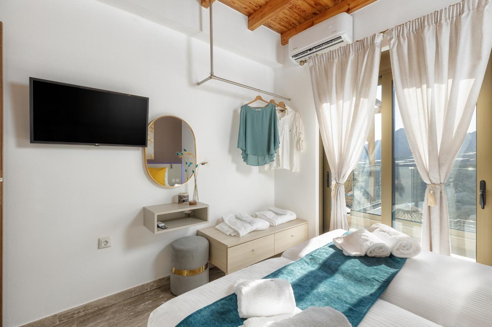 Mediterranean View Villa Makrýgialos 外观 照片