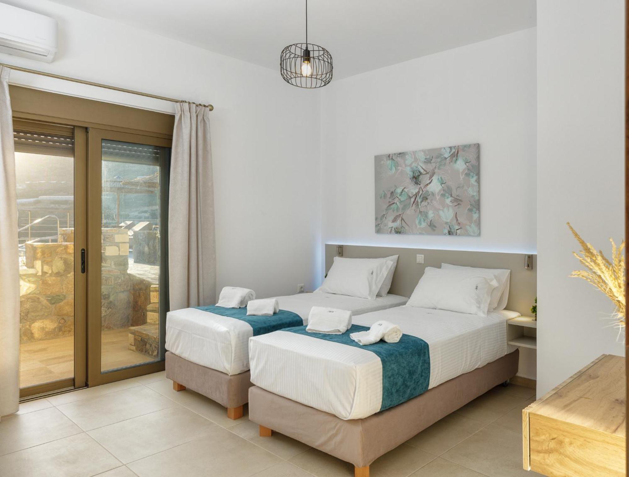 Mediterranean View Villa Makrýgialos 外观 照片