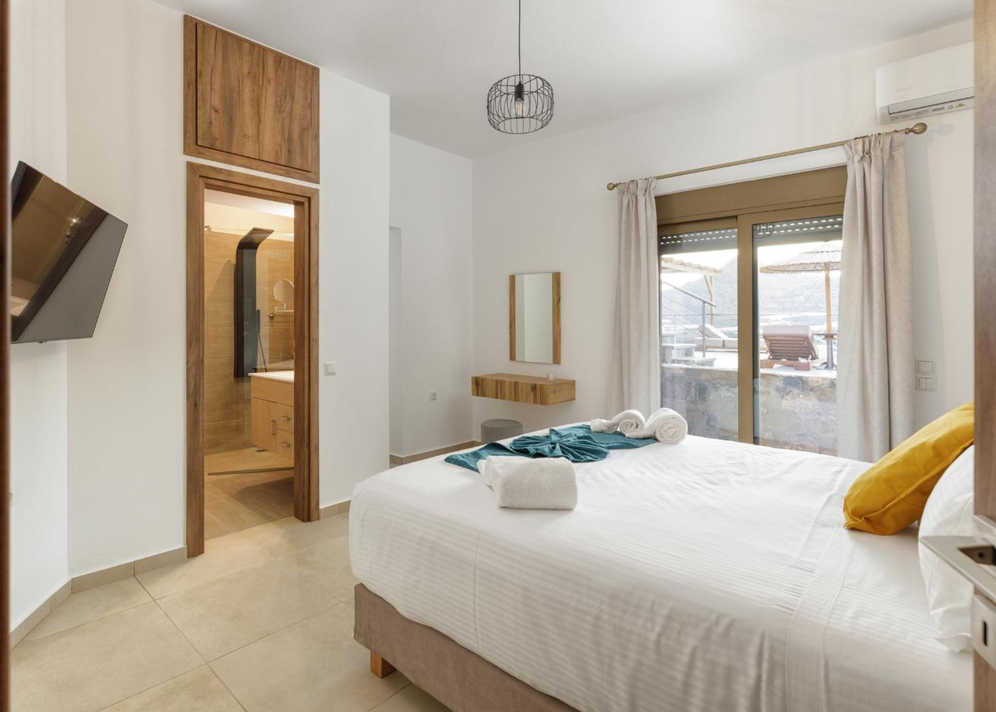 Mediterranean View Villa Makrýgialos 外观 照片