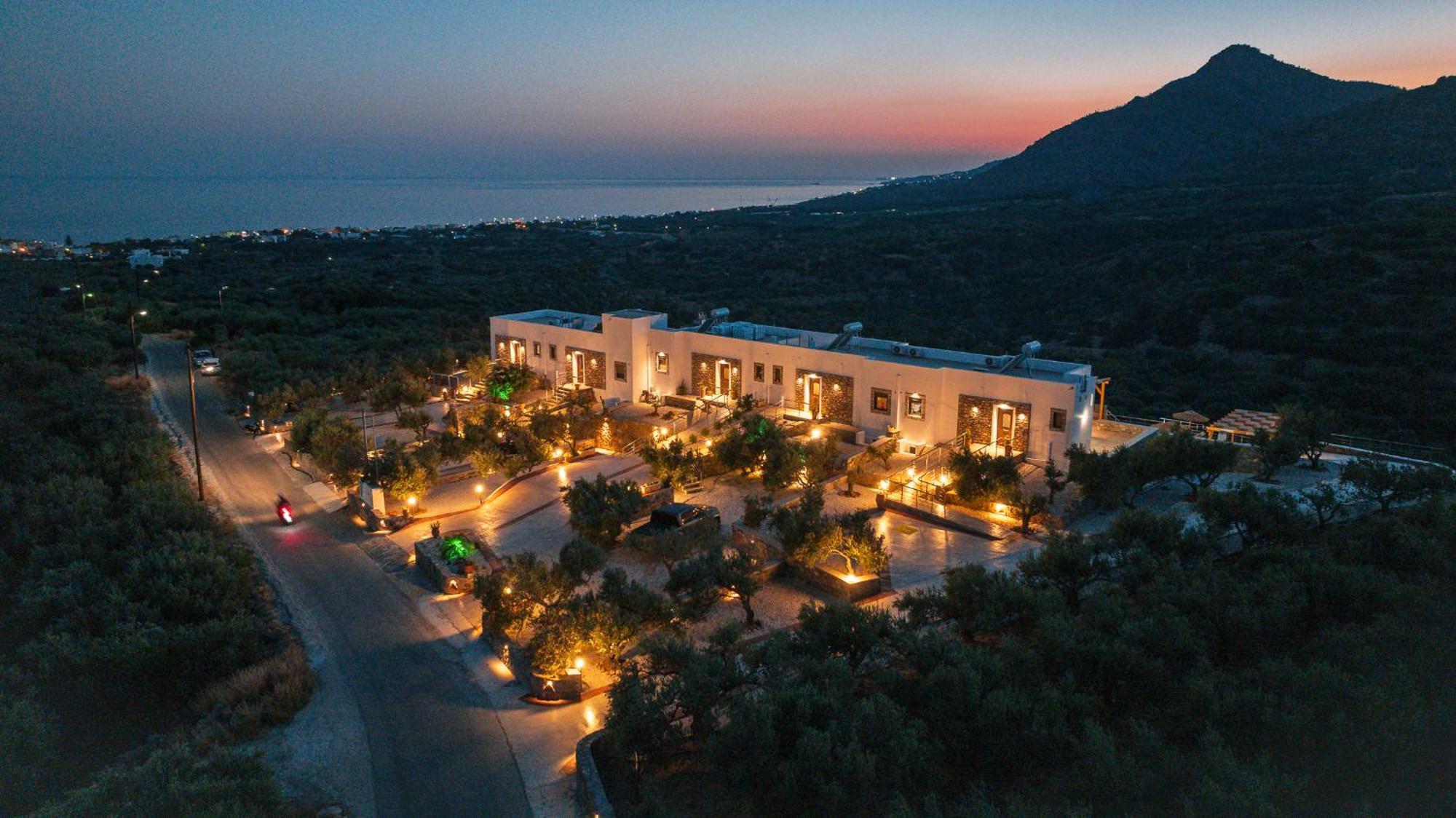Mediterranean View Villa Makrýgialos 外观 照片